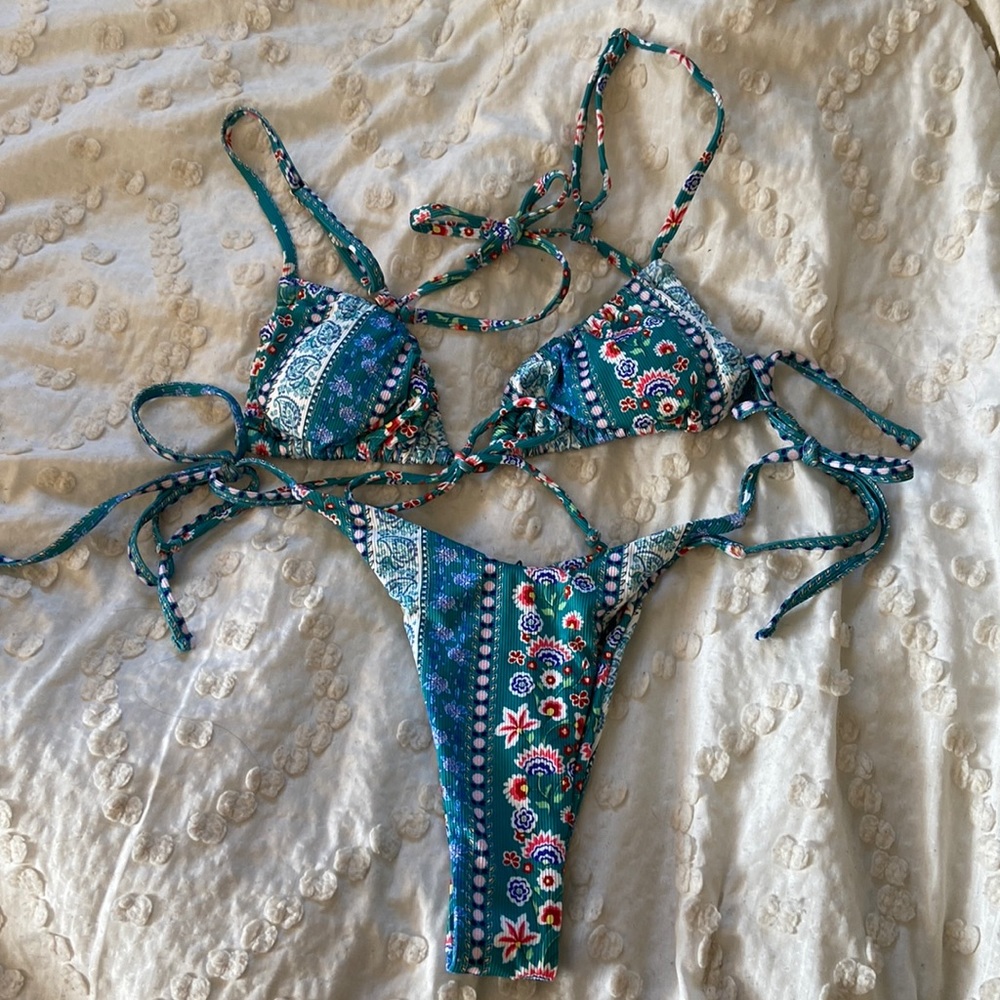 SHEIN Paisley & Ditsy Floral Tie Side Bikini Swimsuit